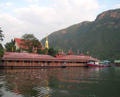 ล่องแพ